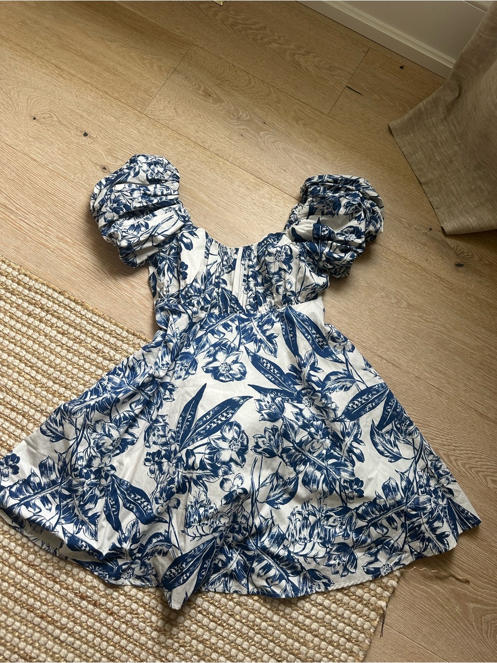Abercrombie & Fitch Blue and White Floral Puff-Sleeve Dress
